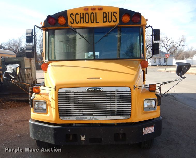 image for item MP9035 2000 Freightliner  school bus