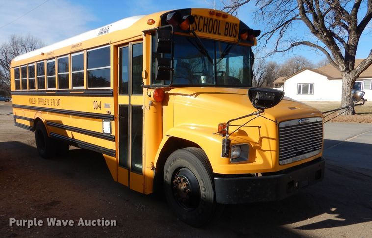 image for item MP9035 2000 Freightliner  school bus