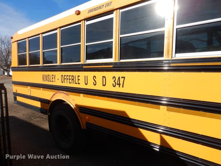 image for item MP9035 2000 Freightliner  school bus