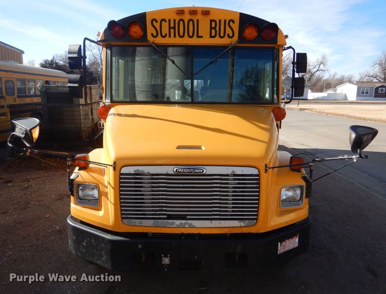 image for item MP9035 2000 Freightliner  school bus