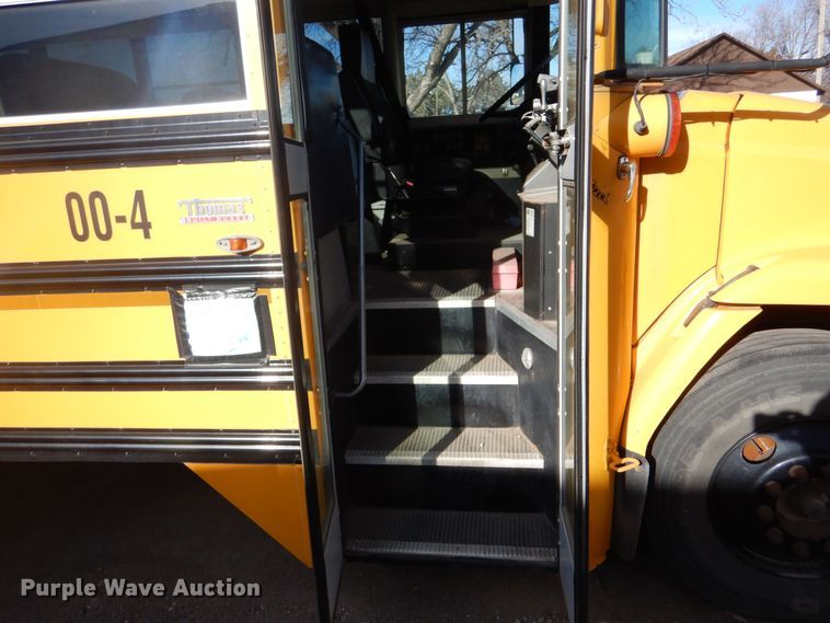 image for item MP9035 2000 Freightliner  school bus