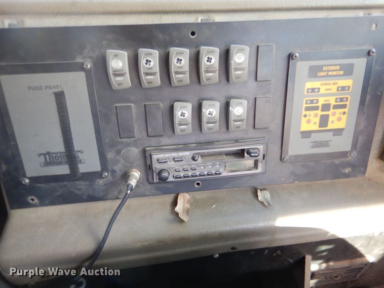 image for item MP9035 2000 Freightliner  school bus