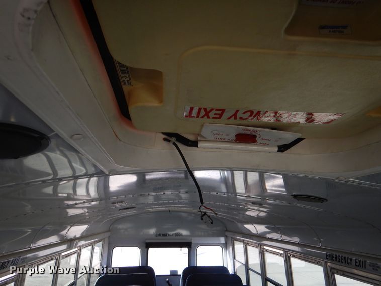 image for item MP9035 2000 Freightliner  school bus