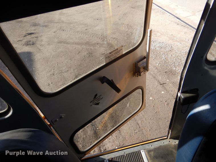 image for item MP9035 2000 Freightliner  school bus