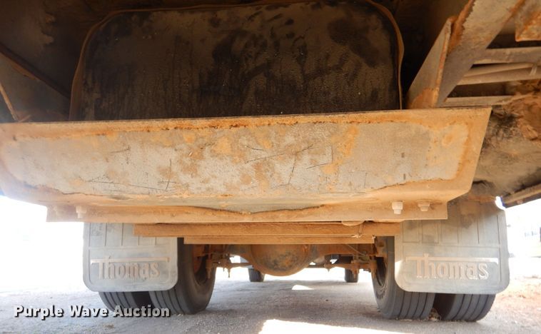 image for item MP9035 2000 Freightliner  school bus