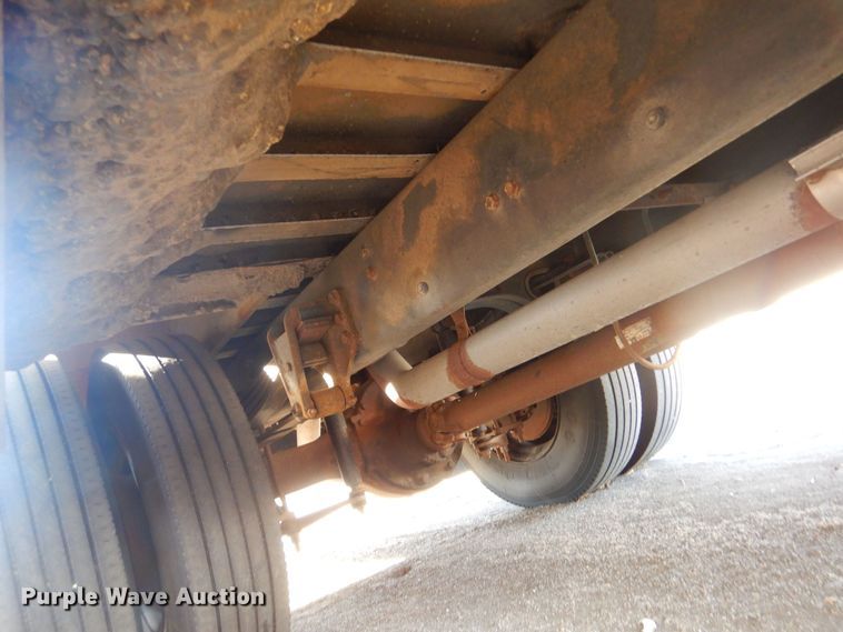 image for item MP9035 2000 Freightliner  school bus