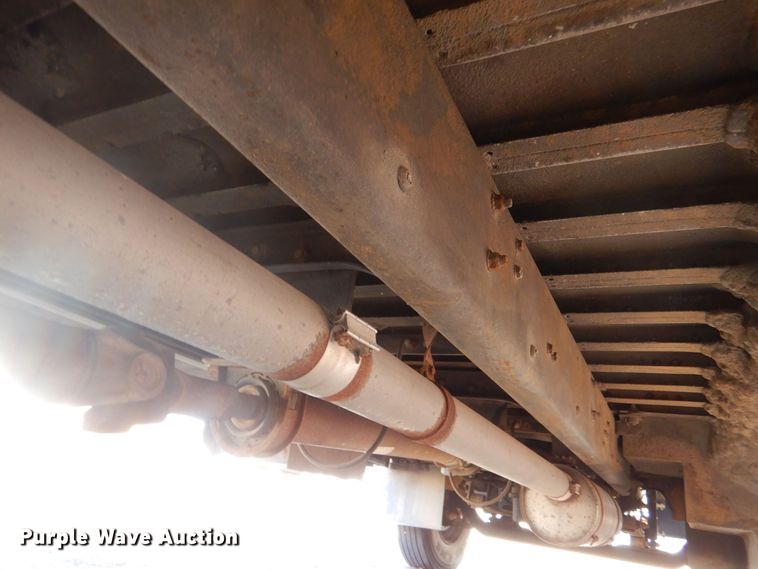 image for item MP9035 2000 Freightliner  school bus