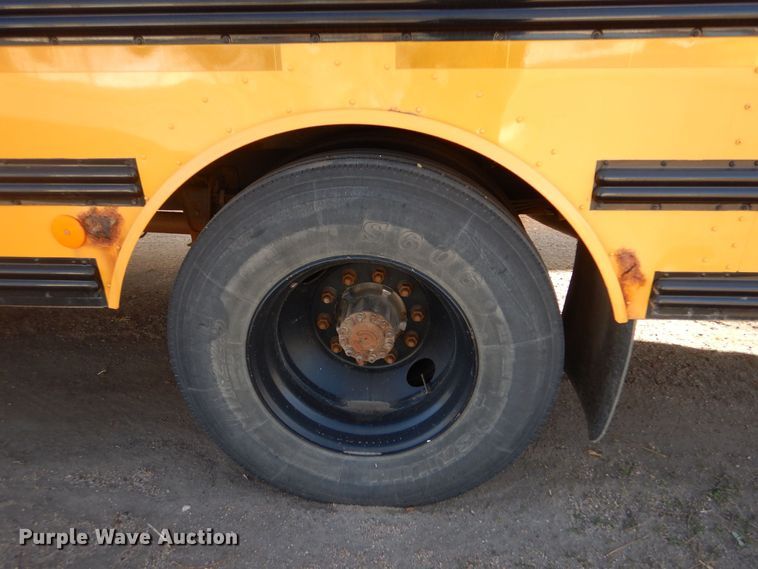 image for item MP9035 2000 Freightliner  school bus