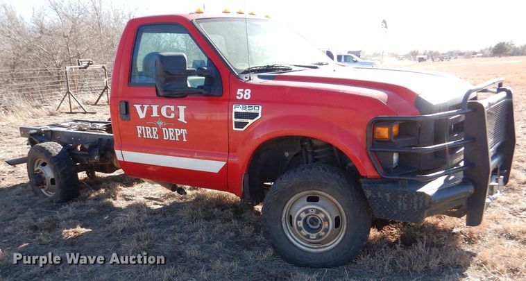 image for item MP9038 2008 Ford F350 Super Duty XL  pickup truck cab and chassis