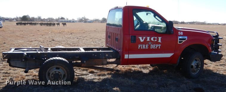 image for item MP9038 2008 Ford F350 Super Duty XL  pickup truck cab and chassis