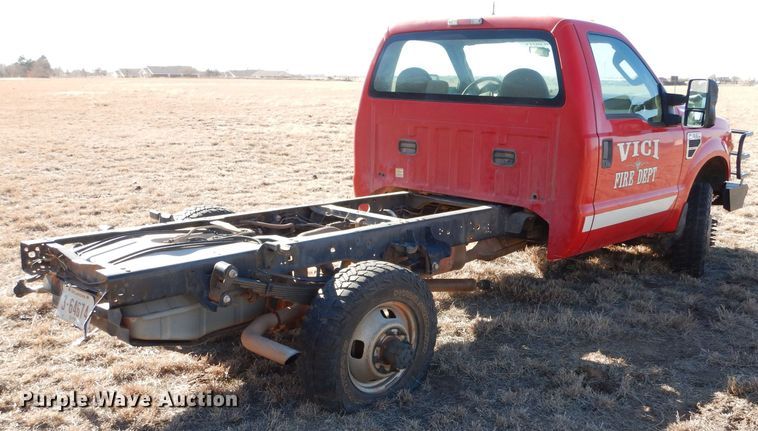 image for item MP9038 2008 Ford F350 Super Duty XL  pickup truck cab and chassis