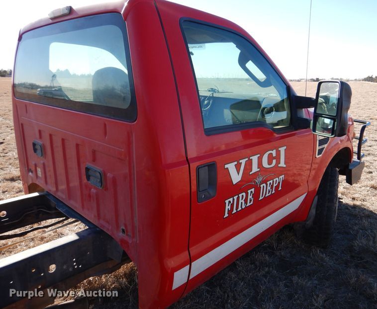 image for item MP9038 2008 Ford F350 Super Duty XL  pickup truck cab and chassis