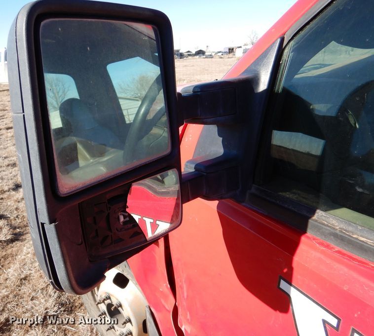 image for item MP9038 2008 Ford F350 Super Duty XL  pickup truck cab and chassis