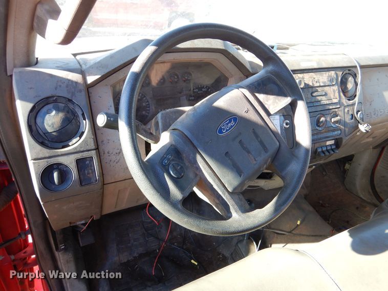 image for item MP9038 2008 Ford F350 Super Duty XL  pickup truck cab and chassis