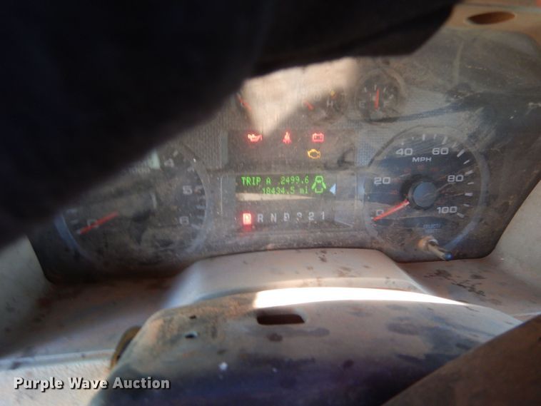 image for item MP9038 2008 Ford F350 Super Duty XL  pickup truck cab and chassis