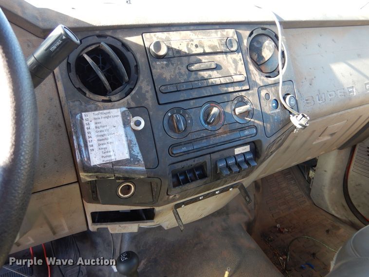 image for item MP9038 2008 Ford F350 Super Duty XL  pickup truck cab and chassis