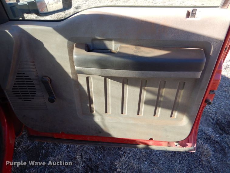 image for item MP9038 2008 Ford F350 Super Duty XL  pickup truck cab and chassis