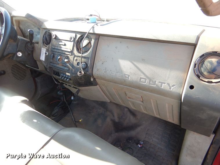 image for item MP9038 2008 Ford F350 Super Duty XL  pickup truck cab and chassis