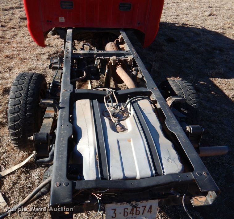 image for item MP9038 2008 Ford F350 Super Duty XL  pickup truck cab and chassis