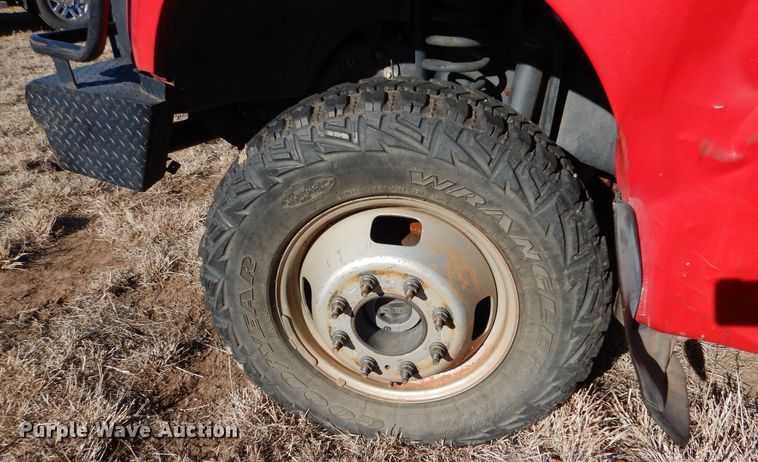 image for item MP9038 2008 Ford F350 Super Duty XL  pickup truck cab and chassis