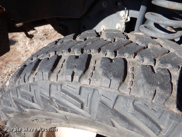 image for item MP9038 2008 Ford F350 Super Duty XL  pickup truck cab and chassis