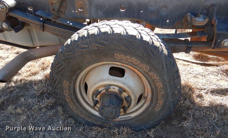 image for item MP9038 2008 Ford F350 Super Duty XL  pickup truck cab and chassis