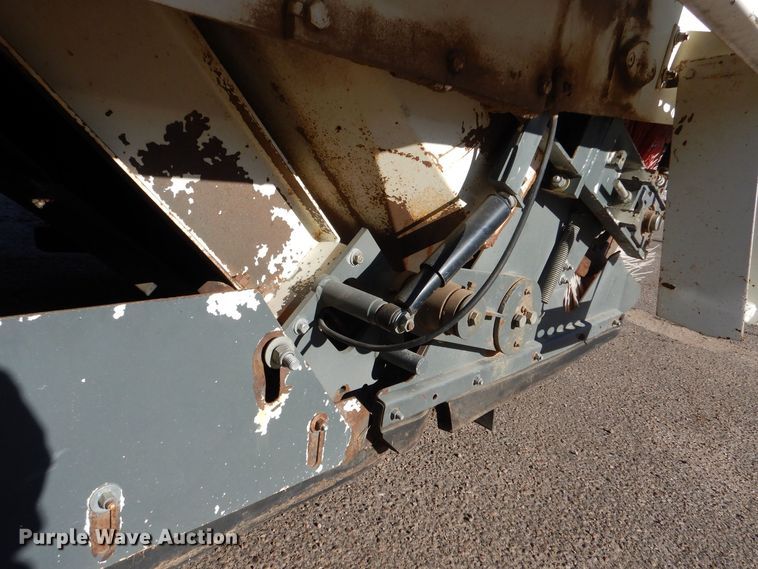 image for item MT9999 1995 Elign Pelican Series P  street sweeper truck