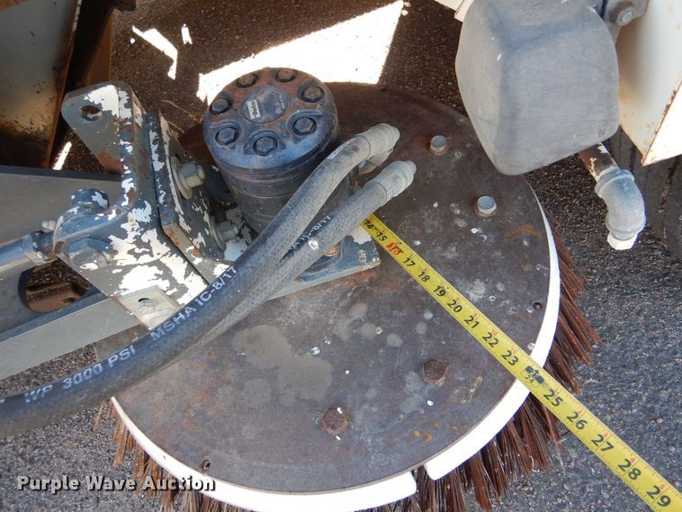 image for item MT9999 1995 Elign Pelican Series P  street sweeper truck