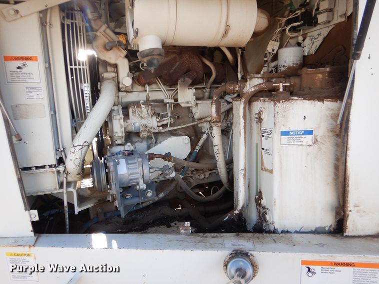 image for item MT9999 1995 Elign Pelican Series P  street sweeper truck