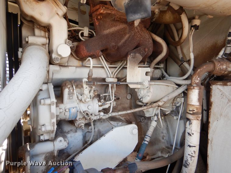 image for item MT9999 1995 Elign Pelican Series P  street sweeper truck