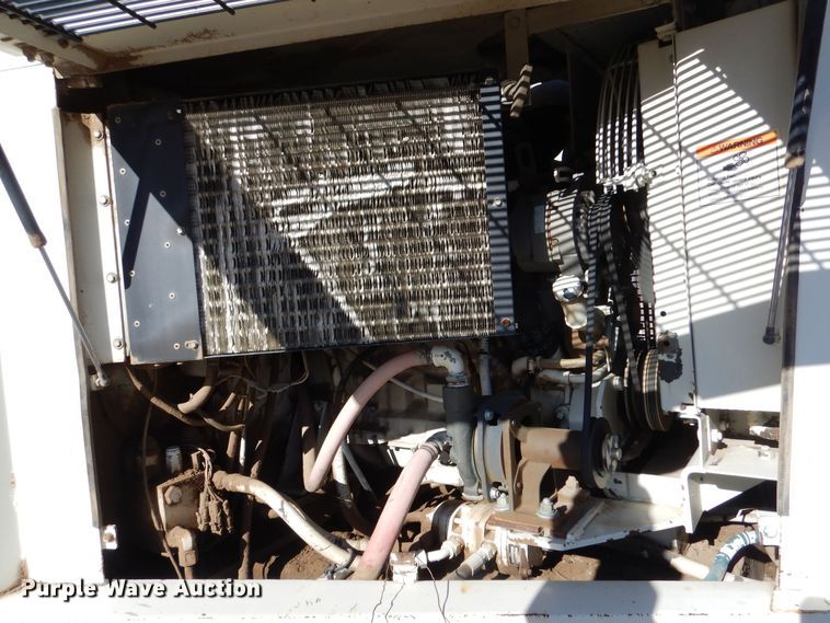 image for item MT9999 1995 Elign Pelican Series P  street sweeper truck