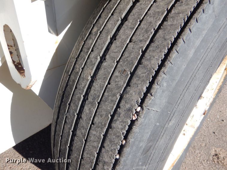 image for item MT9999 1995 Elign Pelican Series P  street sweeper truck