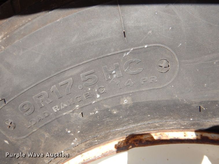 image for item MT9999 1995 Elign Pelican Series P  street sweeper truck