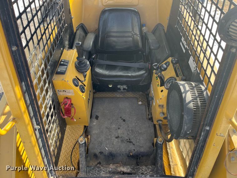 image for item MW9436 2000 ASV 4810  tracked skid steer loader