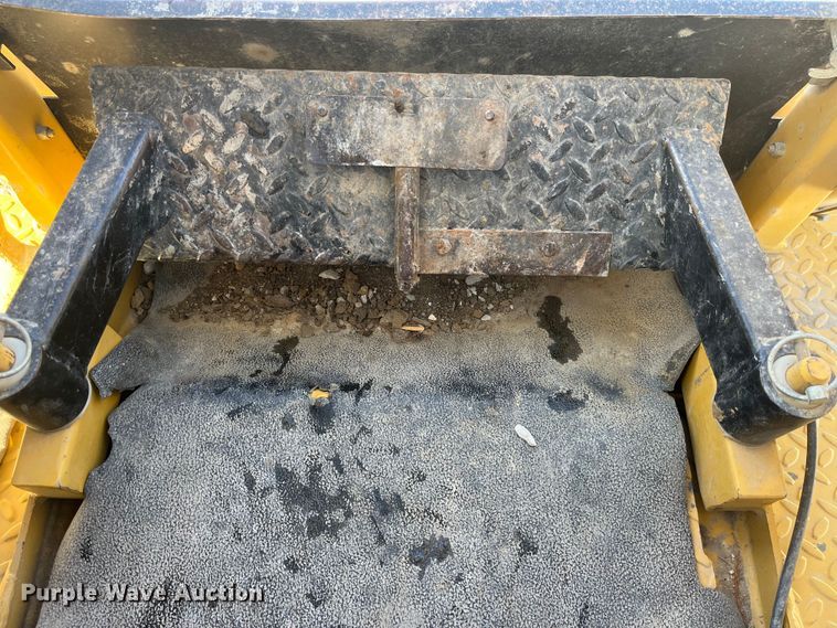 image for item MW9436 2000 ASV 4810  tracked skid steer loader