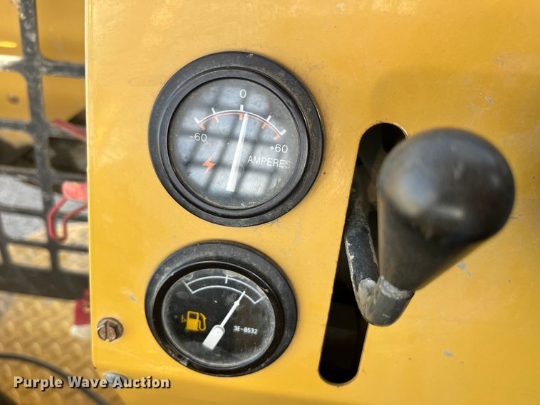 image for item MW9436 2000 ASV 4810  tracked skid steer loader