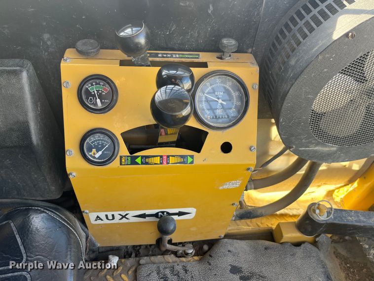 image for item MW9436 2000 ASV 4810  tracked skid steer loader