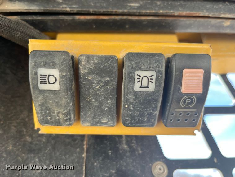 image for item MW9436 2000 ASV 4810  tracked skid steer loader