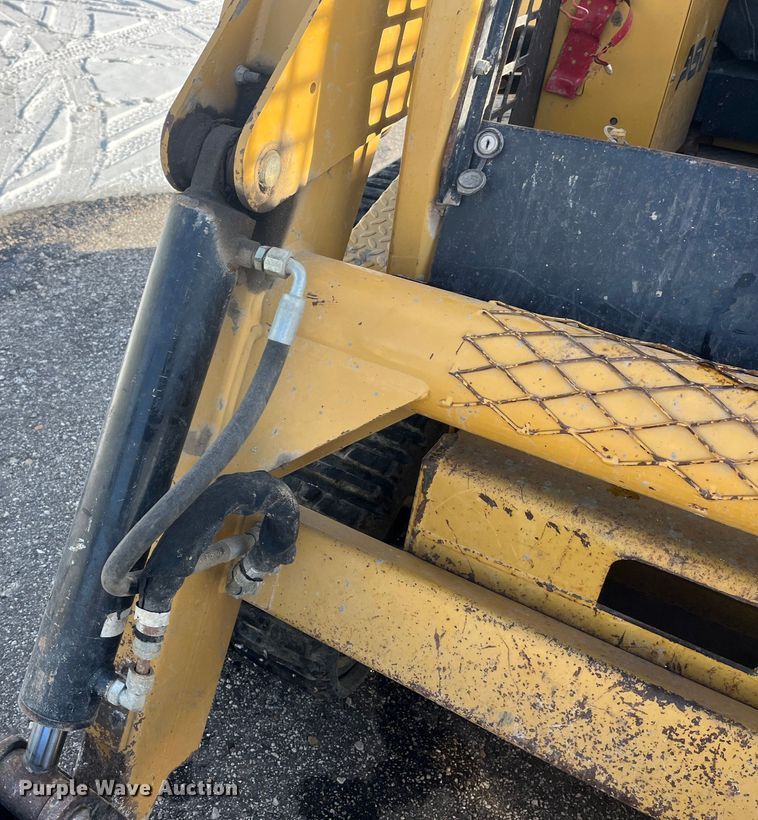 image for item MW9436 2000 ASV 4810  tracked skid steer loader