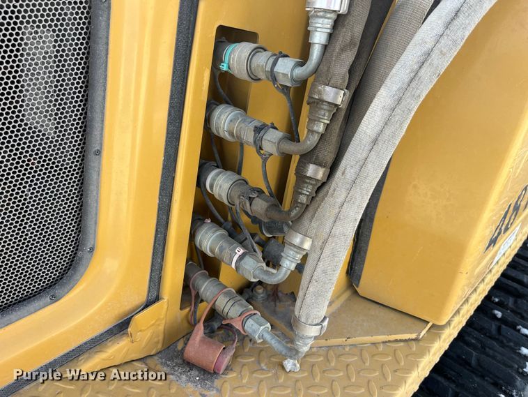 image for item MW9436 2000 ASV 4810  tracked skid steer loader