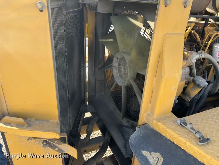 image for item MW9436 2000 ASV 4810  tracked skid steer loader