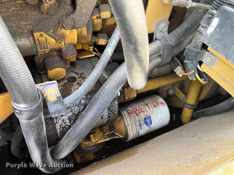 image for item MW9436 2000 ASV 4810  tracked skid steer loader