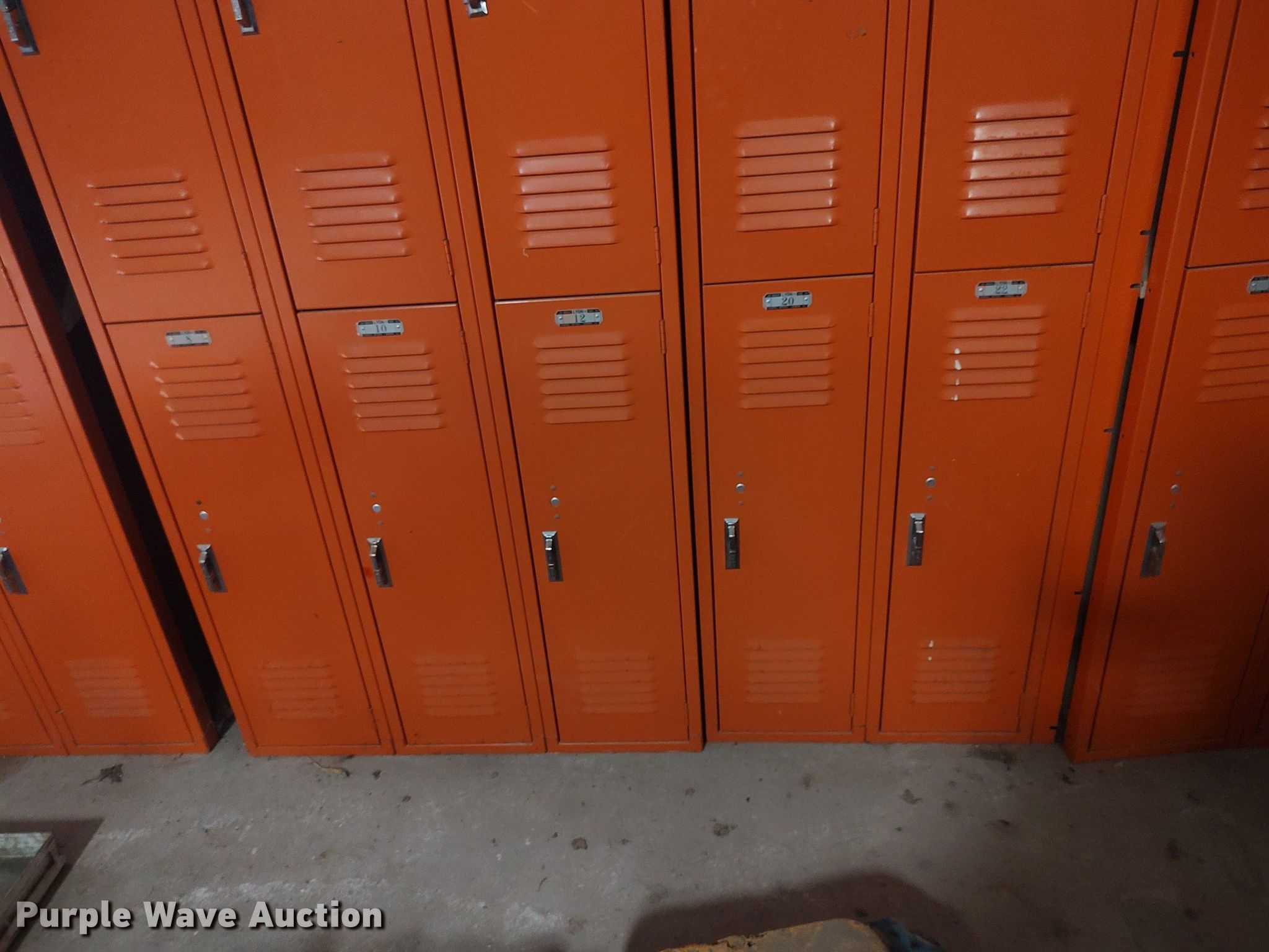 (38) lockers in Wellington, KS Item MM9910 sold Purple Wave