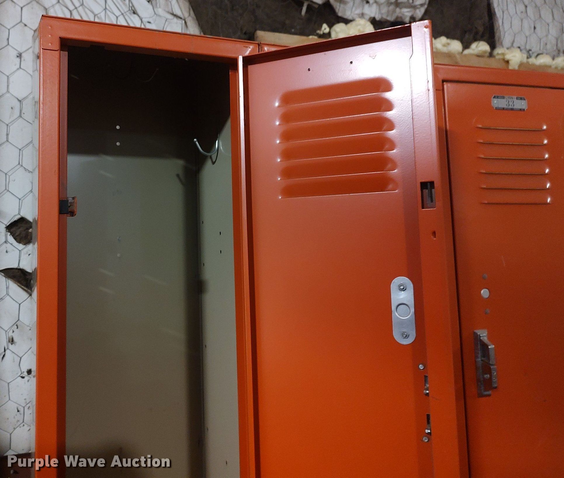 (38) lockers in Wellington, KS Item MM9910 sold Purple Wave