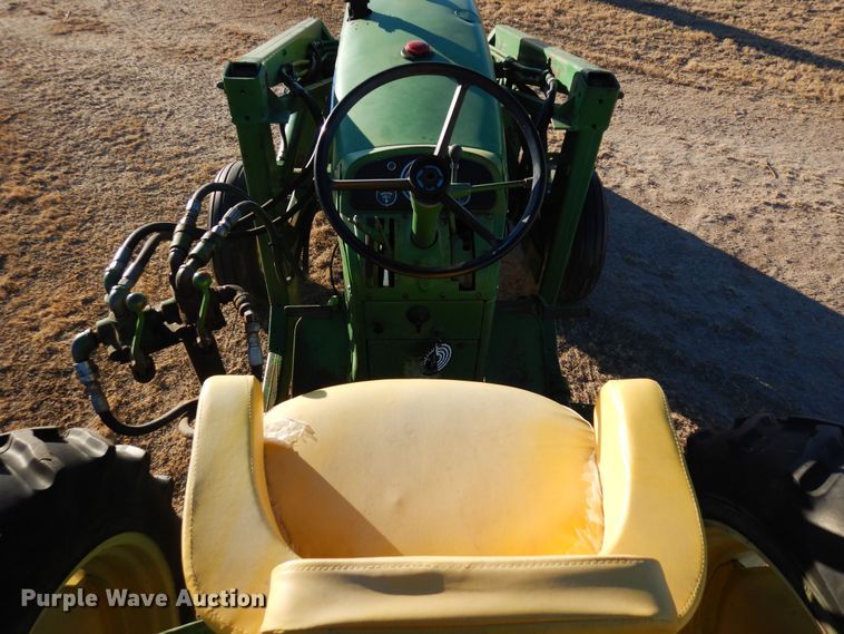 image for item DF8283 1962 John Deere 2010  tractor