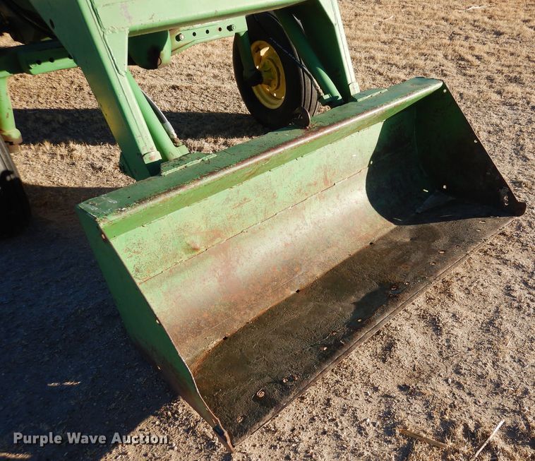 image for item DF8283 1962 John Deere 2010  tractor