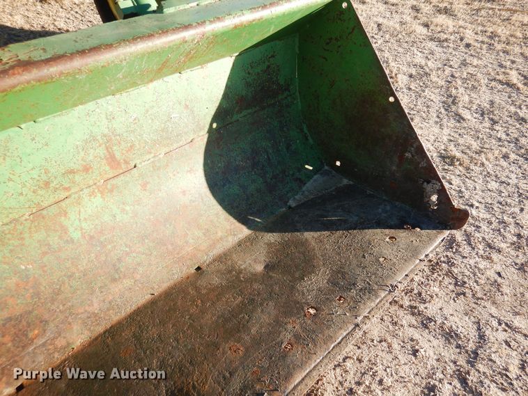 image for item DF8283 1962 John Deere 2010  tractor