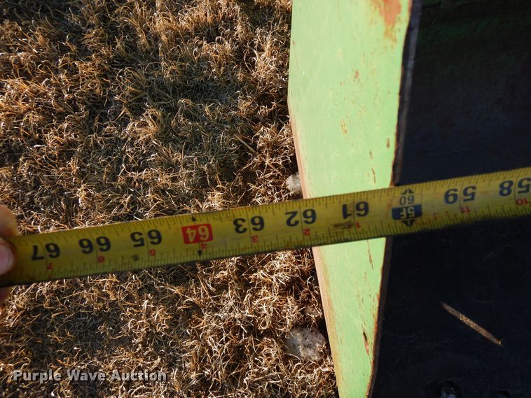 image for item DF8283 1962 John Deere 2010  tractor