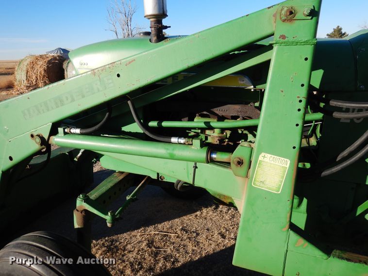 image for item DF8283 1962 John Deere 2010  tractor