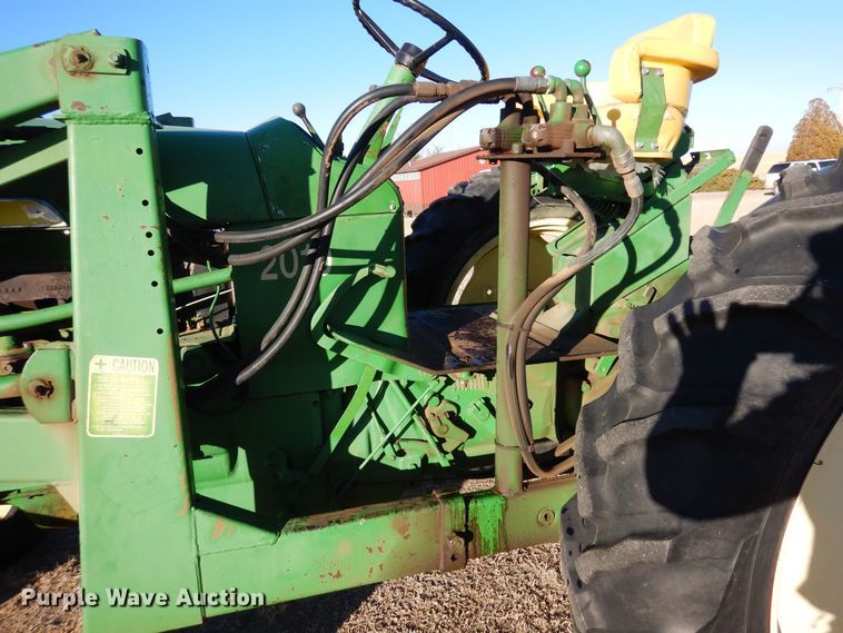 image for item DF8283 1962 John Deere 2010  tractor